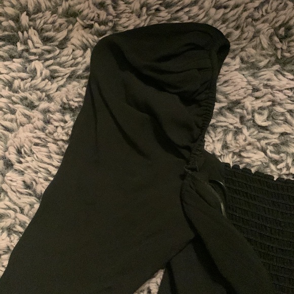 Reformation Black Puff Shoulder top - Picture 3 of 6